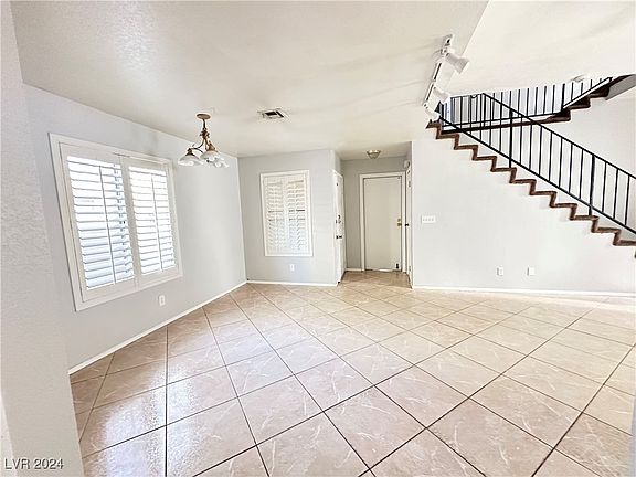 4th image of 3875 Steinbeck Dr