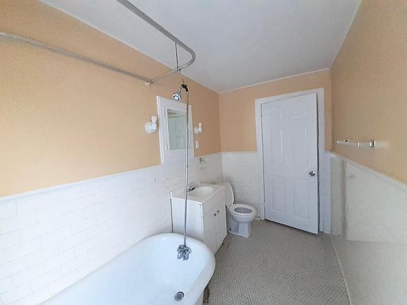 3rd image of 204 Auburn Ave #2