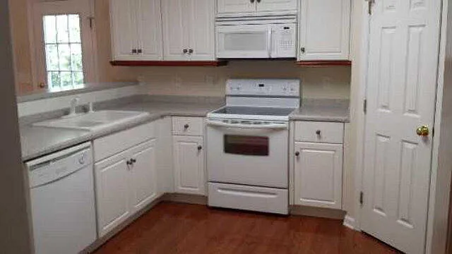 175 Oakland Dr — Photo 3
