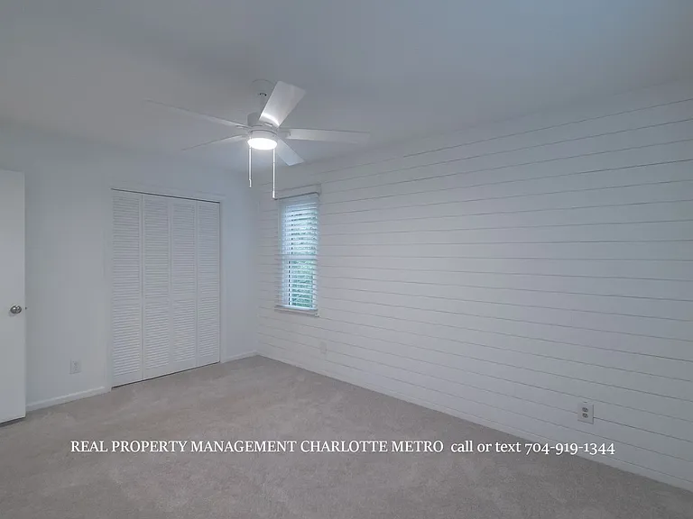 1059 Woodlake Ln — Photo 34