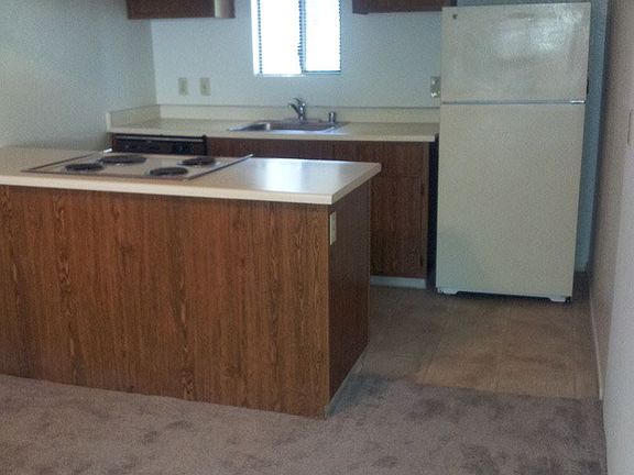 3rd image of 7456 Sandalwood Dr APT 19