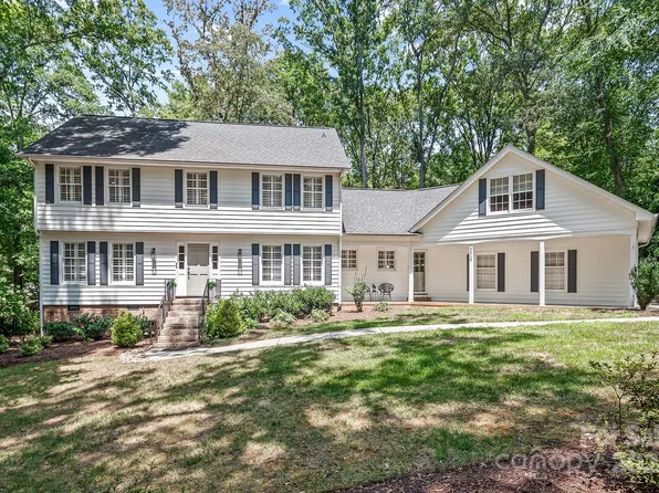 3210 Ravencliff Dr, Charlotte, NC 28226
