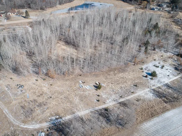 Pine Lake Rd NE, Cambridge, MN 55008