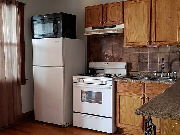 3rd image of 2143 N Lockwood Ave