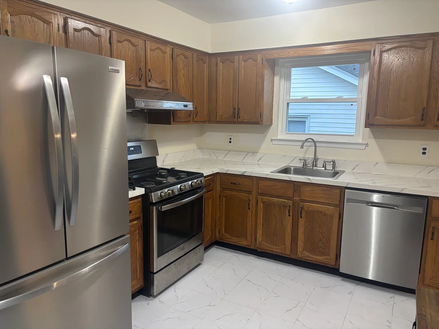 115A Park Ave, Hicksville — Photo 4