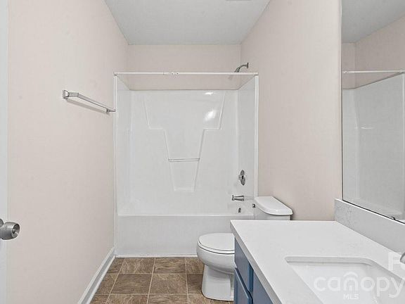 5th image of 2114 Pleasant Dale Dr