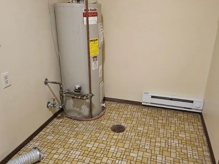 6958 Winchester Ct — Photo 12