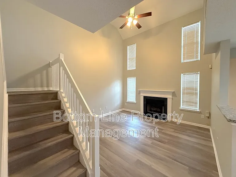 9419 Elizabeth Townes Ln — Photo 11