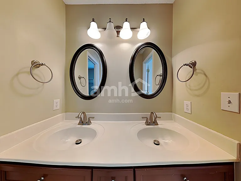 1605 Glenn Meade Dr — Photo 11