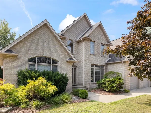 965 Wallace Ave, Windsor, ON N9G 2P3