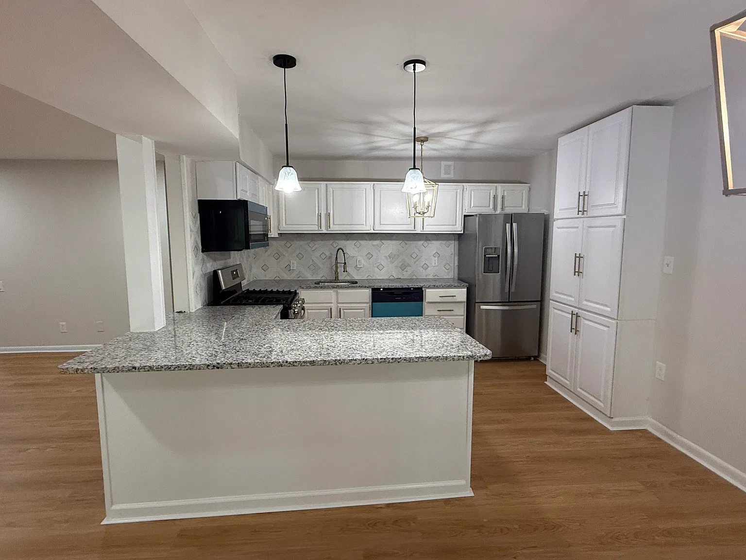 2 bed, $3,500 — Photo 4