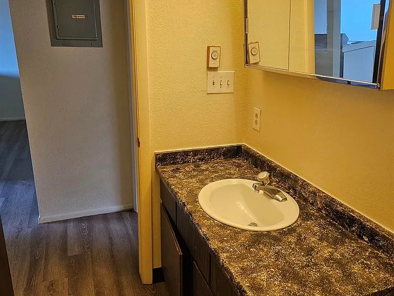 2156 Marigold St #2 — Photo 10