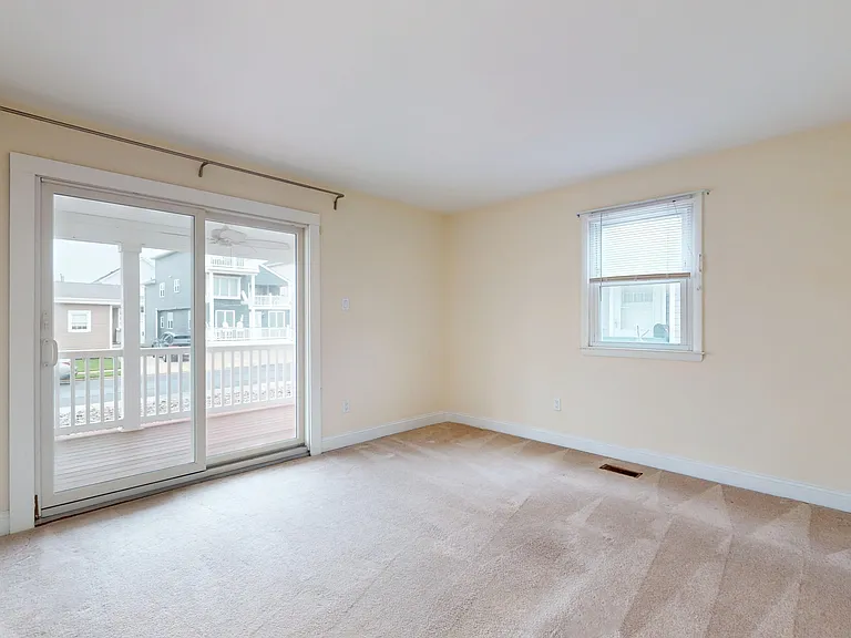 214 5th St N #1 — Photo 38