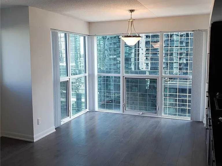 5162 Yonge St #809 — Photo 2