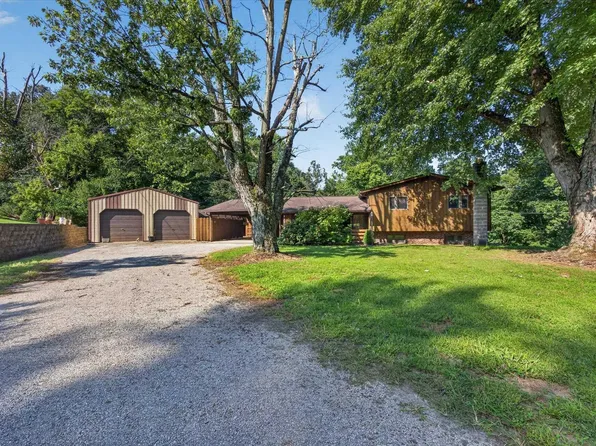 693 Forest Dr, Bloomfield, IN 47424