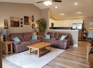 330 Brookside Dr UNIT 7, Mayville, WI 53050