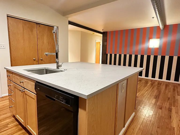 1232 Sarah St #G — Photo 8