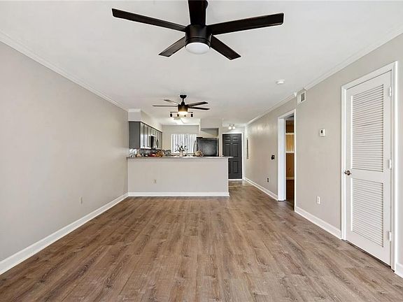 3rd image of 1650 Harbor Dr Unit 105