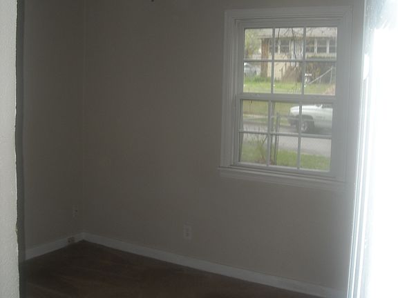 4th image of 5143 Wabash Ave