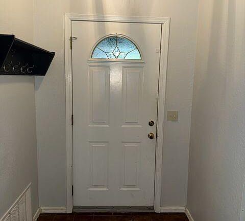 3rd image of 1004 SW 11th St