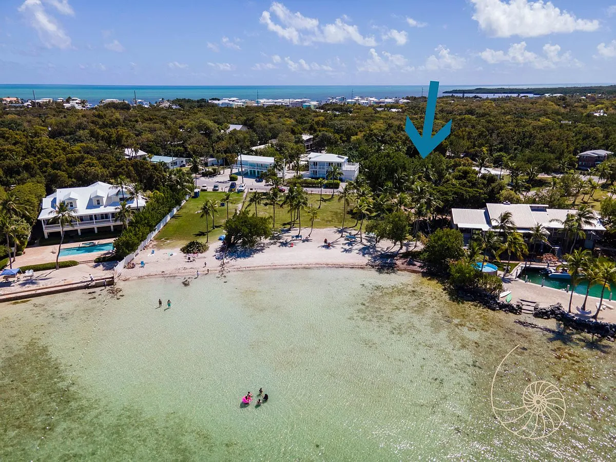 Building Photo - 156 S Bay Harbor Dr