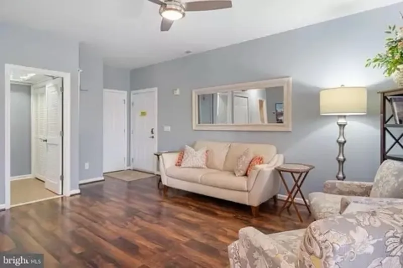 2 bed, 2.0 bath, $1,900 — Photo 2