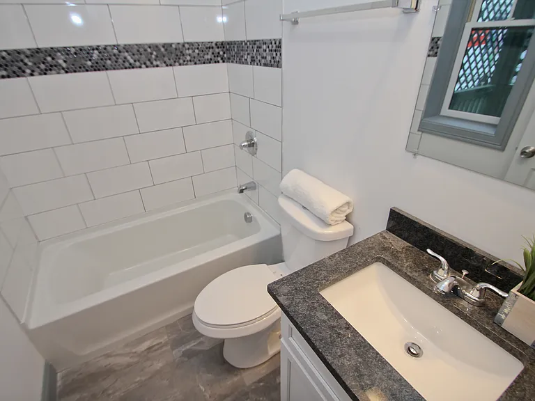 246 Lawrence St #2 — Photo 9