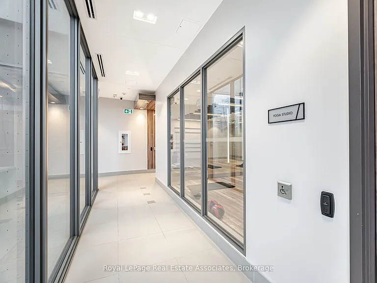 32 Forest Manor Rd #207 — Photo 34