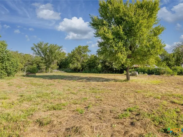 4496 Us Highway 90a E, Gonzales, TX 78629