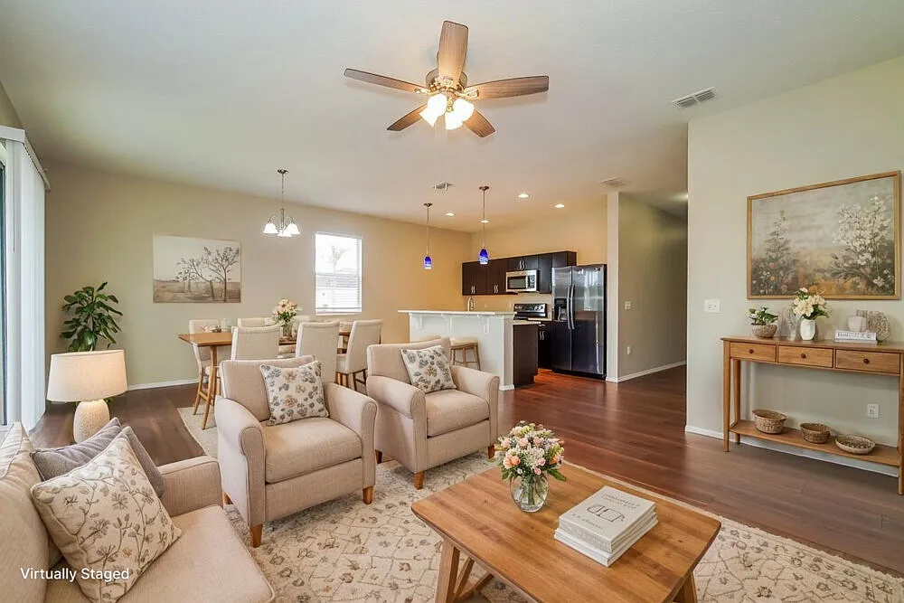 3 bed, 2.0 bath, 1686 sqft, $2,455 — Photo 4