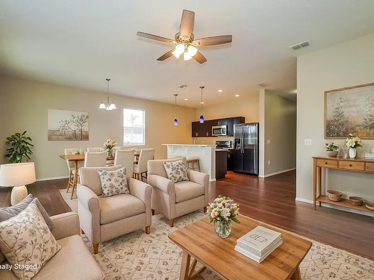 1557 Regent Ct — Photo 4