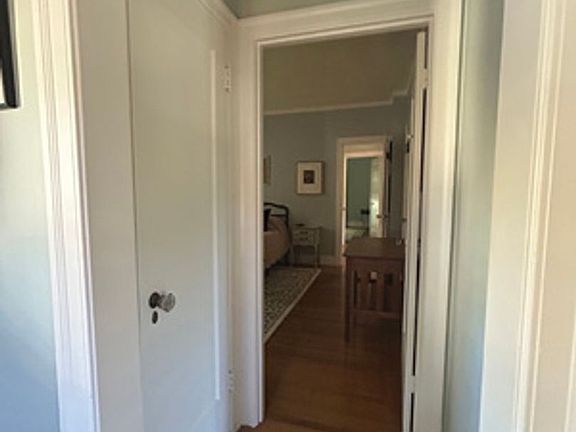 5th image of 621 Calmar Ave