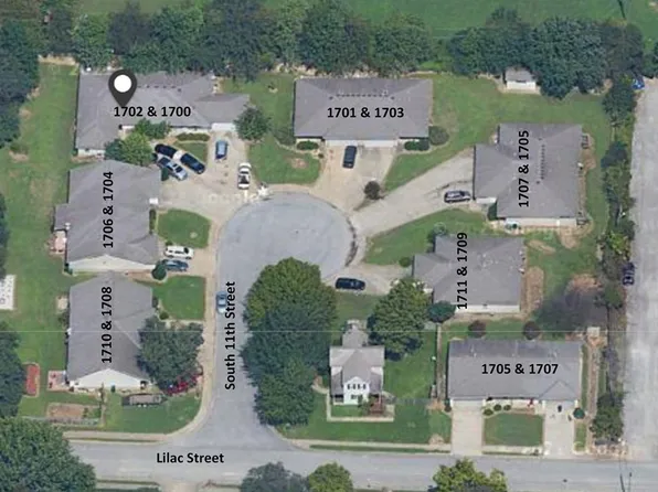 1700 S 11th St, Rogers, AR 72756