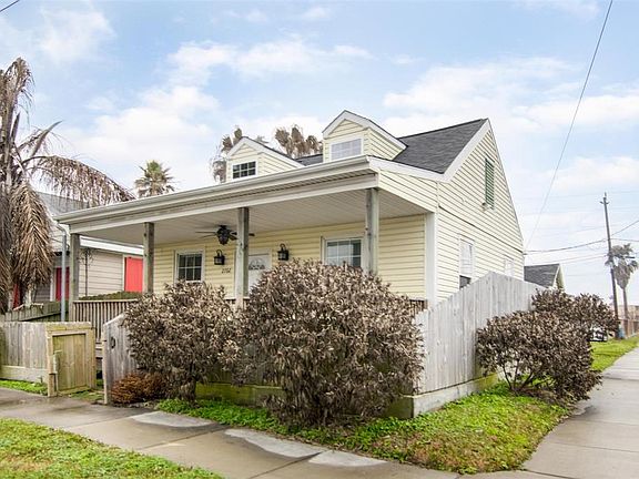 3rd image of 2702 Sealy St