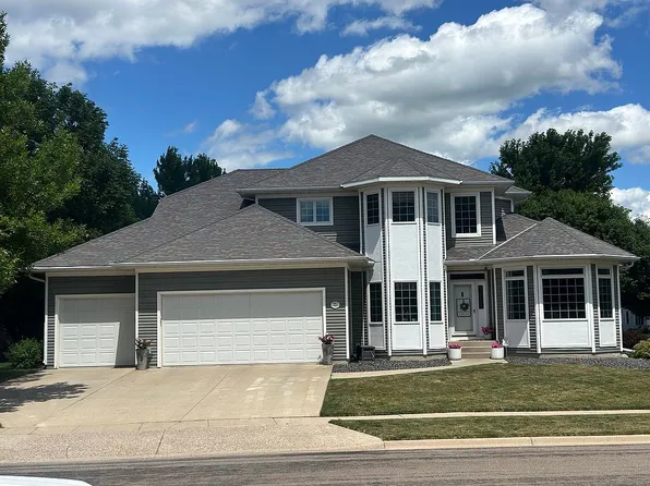 813 Viking Dr, Marshall, MN 56258