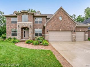 2198 Chaps Dr, Troy, MI 48085