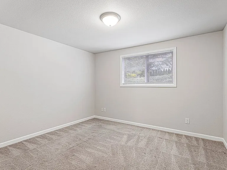 Bayshore Vista Apartments — Photo 11