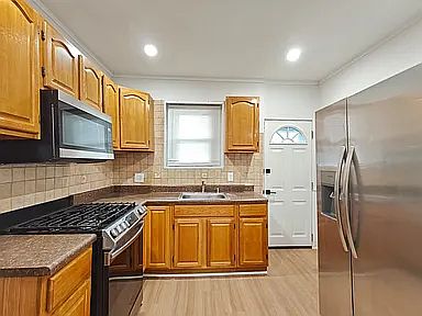 1st image of 4442 N Chadwick St #2