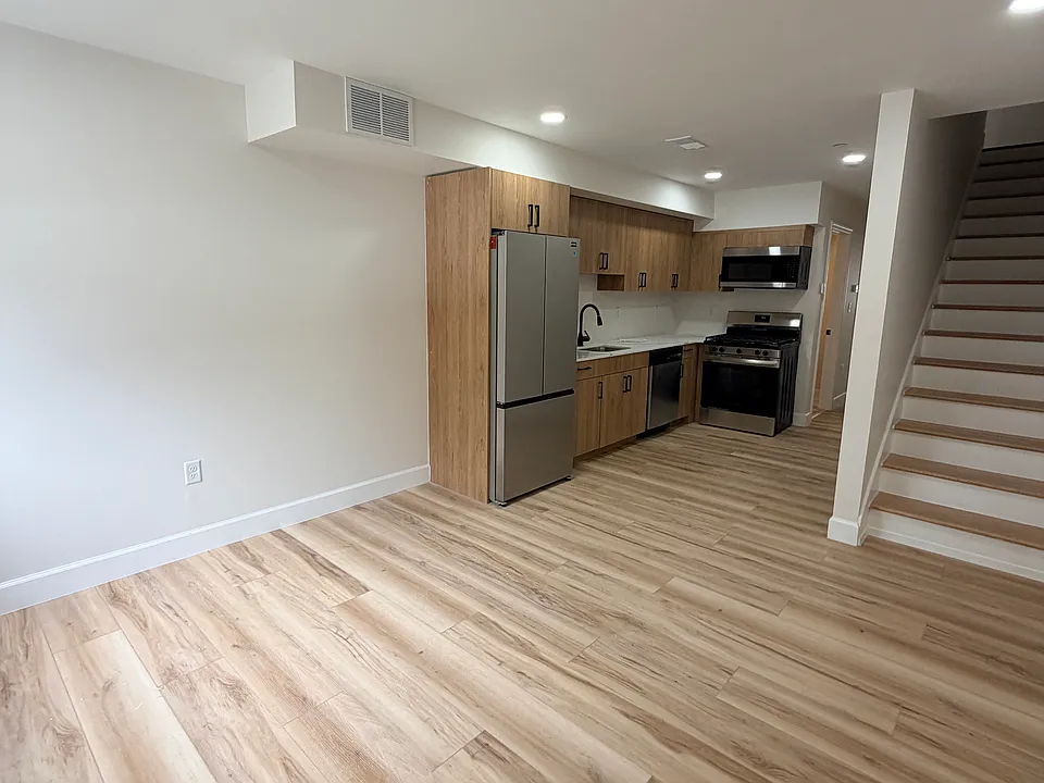 44 Warner St #B8