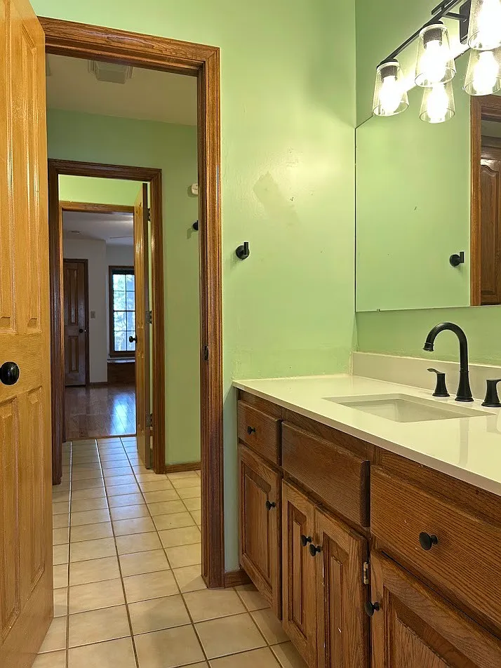 3164 N. Katherine Avenue - 1 — Photo 4