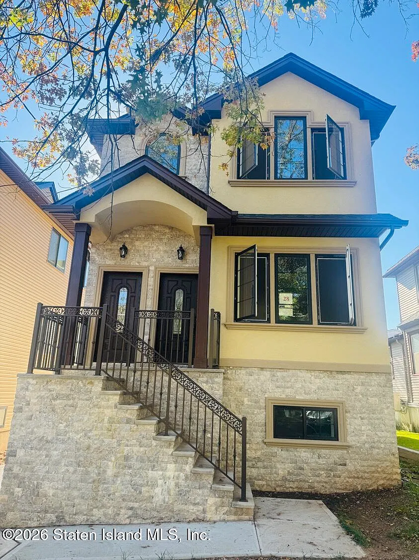 28 Hope Ave — Photo 1