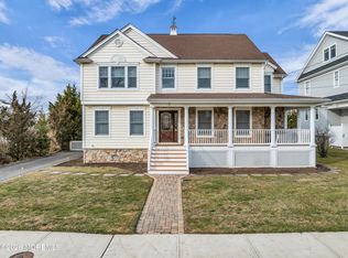 7 Anderson St, Monmouth Beach, NJ 07750