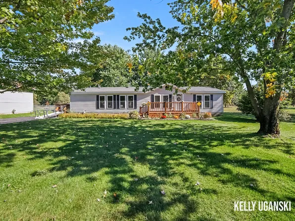 880 S Wolf Lake Rd, Muskegon, MI 49442