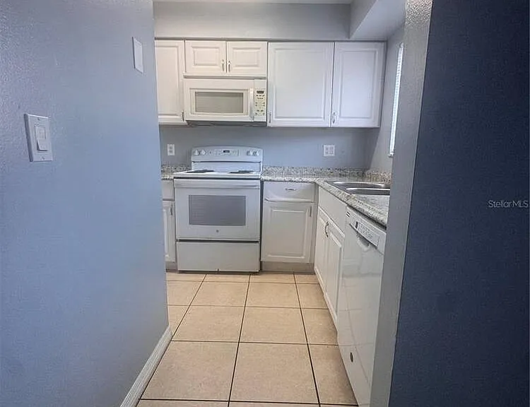 205 Eden Ln #E — Photo 5