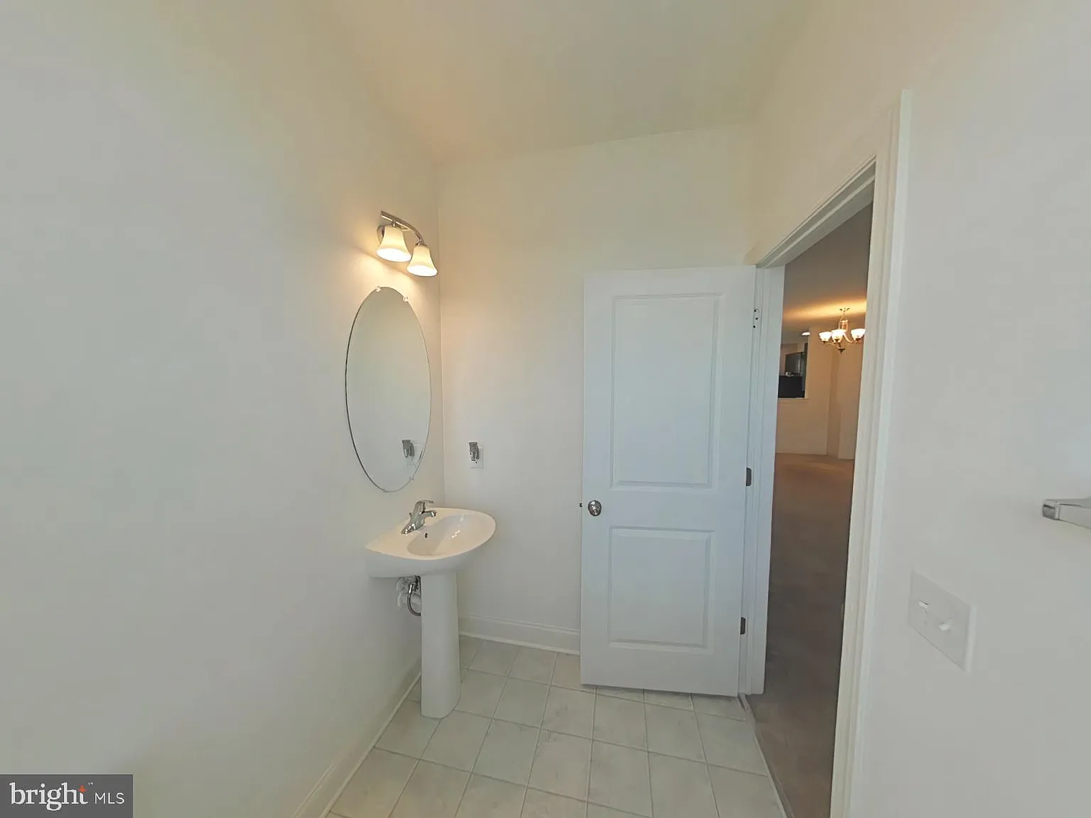 4 bed, 3.5 bath, 2475 sqft, $3,200 — Photo 4
