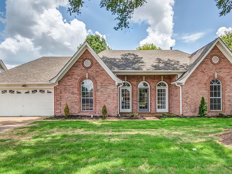 5624 Annandale Dr — Photo 1
