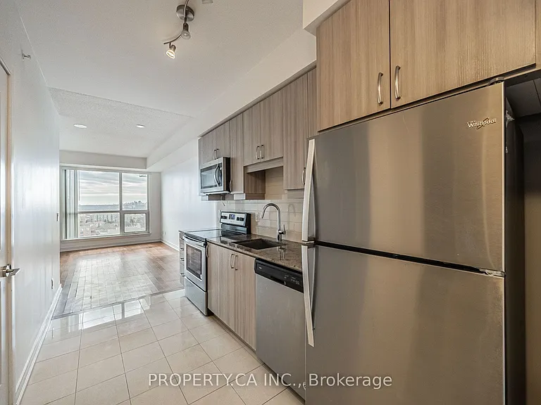 9205 Yonge St #1605 — Photo 5