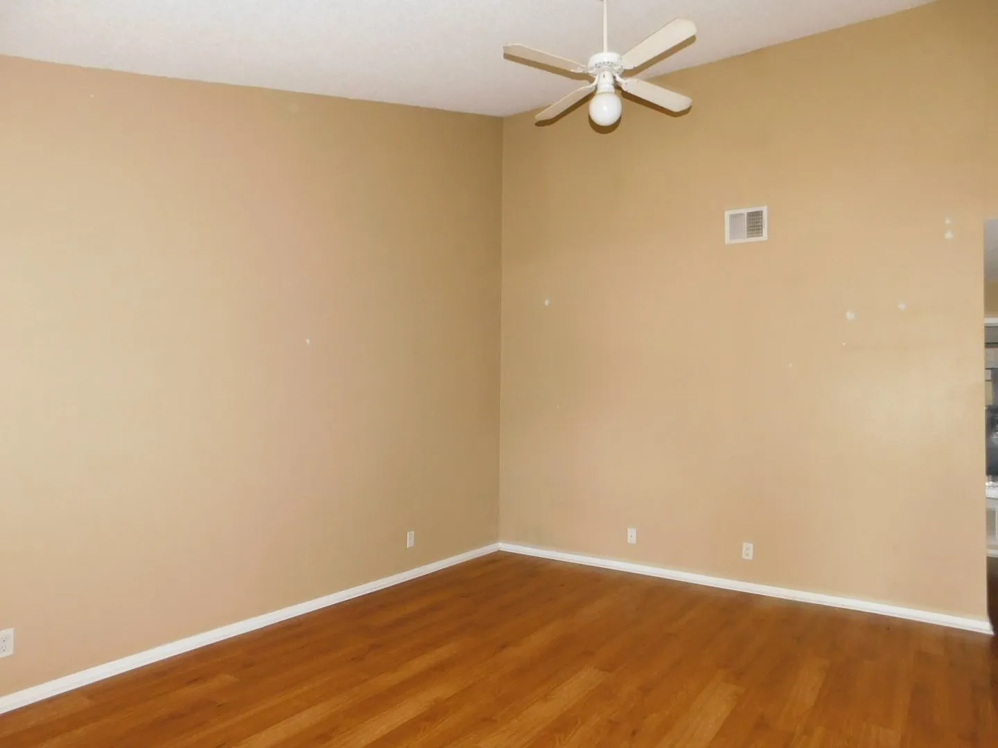 H.Chung Properties2 (8705 Piney Point Dr) — Photo 2