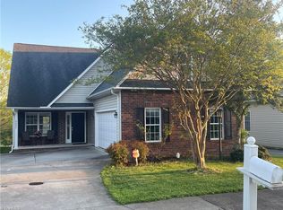 6664 Springfield Village Ln, Clemmons, NC 27012