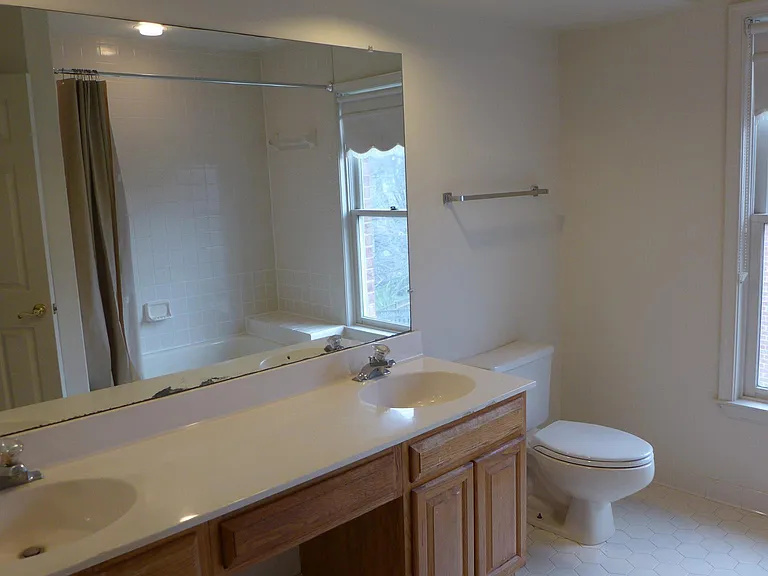 10008 Manor Pl — Photo 23